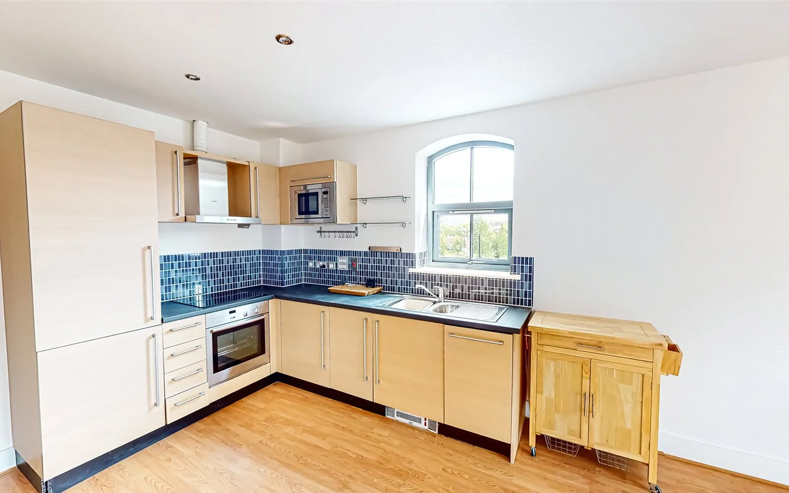 2 bedroom apartment to rent - Bentley Hurst