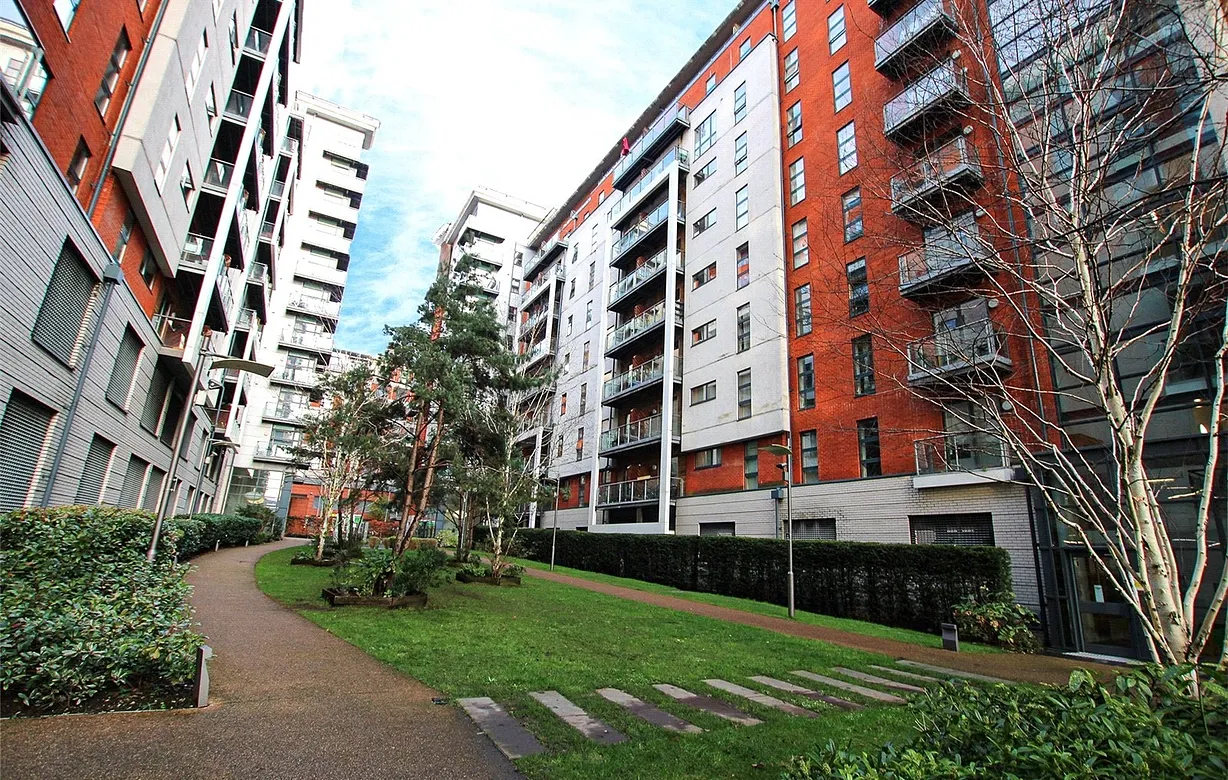2 bedroom apartment to rent - Bentley Hurst