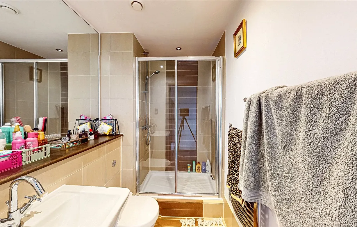 2 bedroom apartment to rent - Bentley Hurst