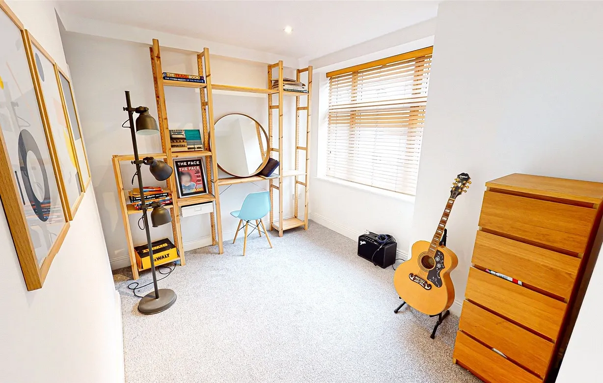 2 bedroom apartment for sale - Bentley Hurst