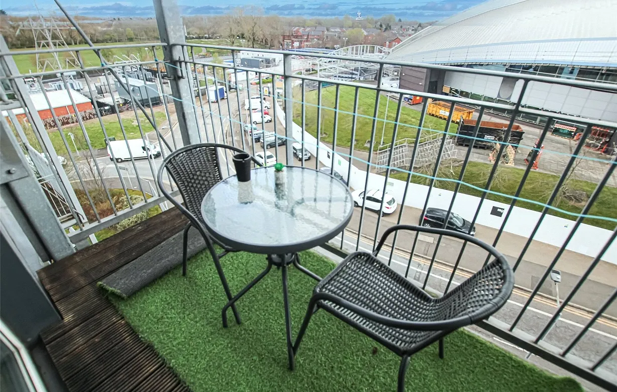 2 bedroom apartment to rent - Bentley Hurst