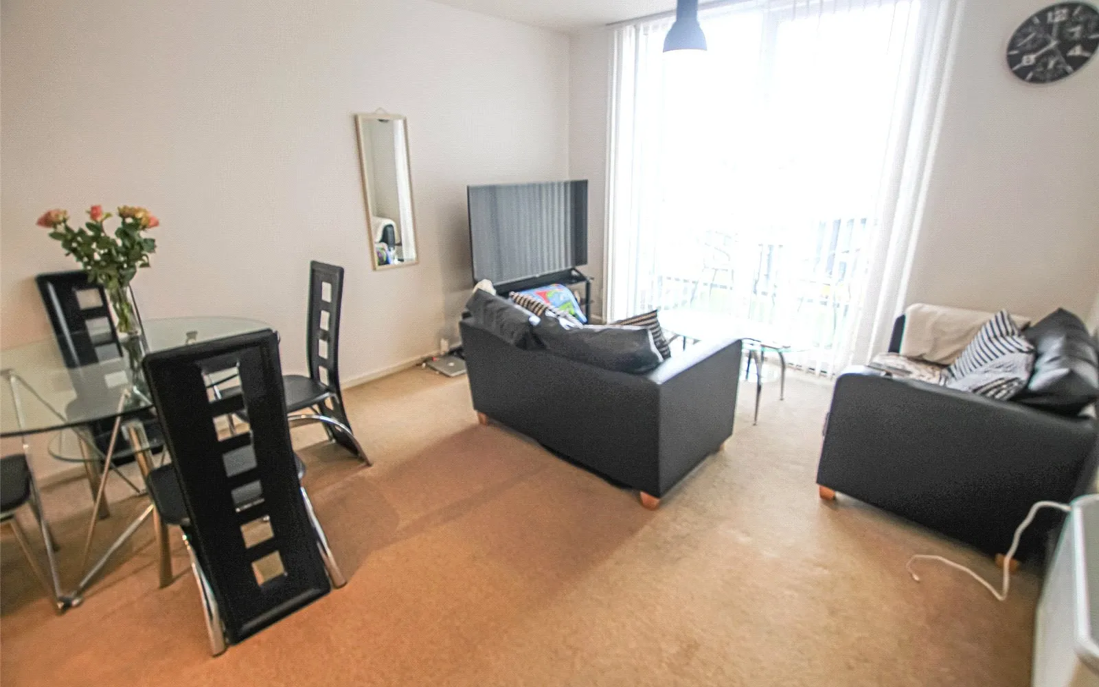 2 bedroom apartment to rent - Bentley Hurst
