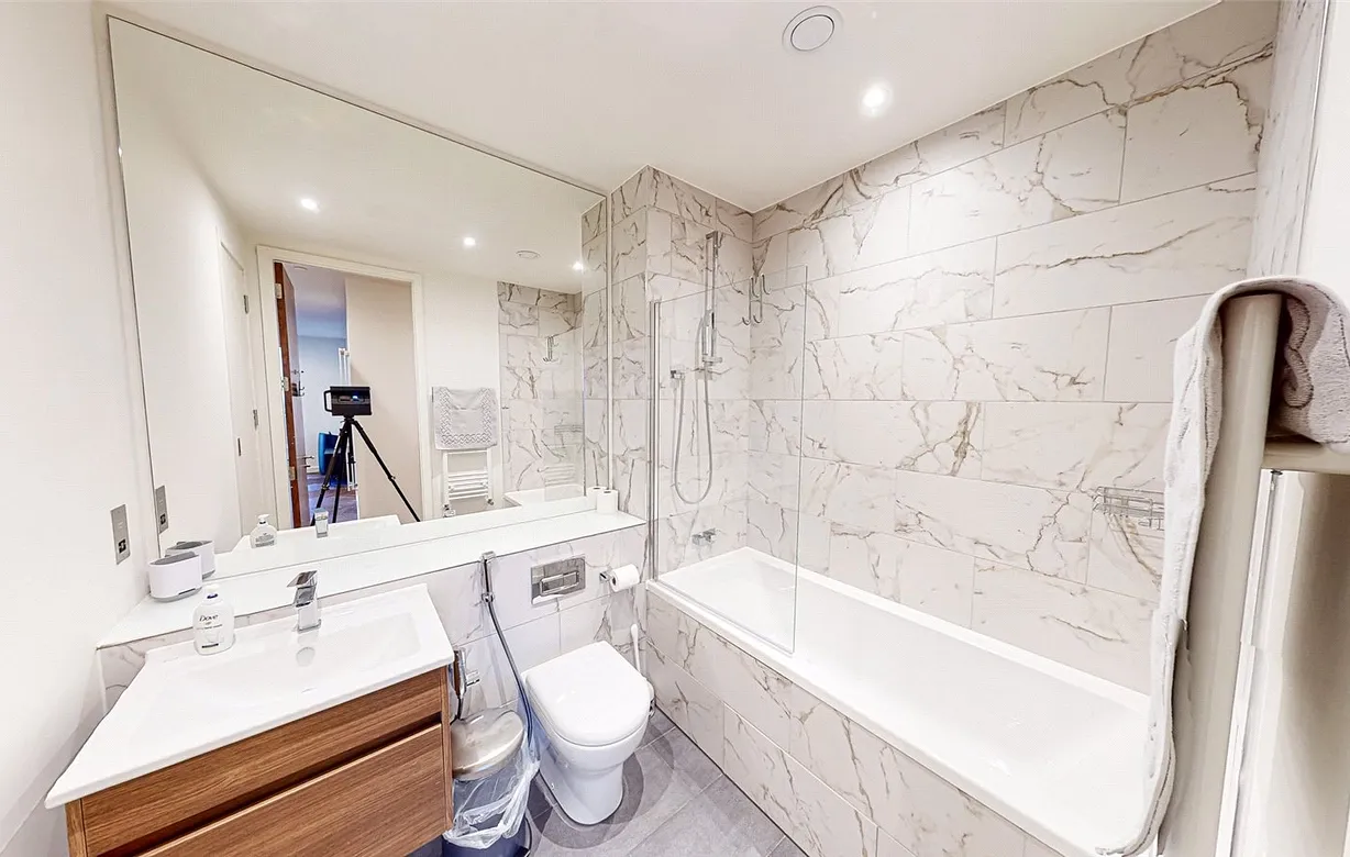 2 bedroom apartment for sale - Bentley Hurst