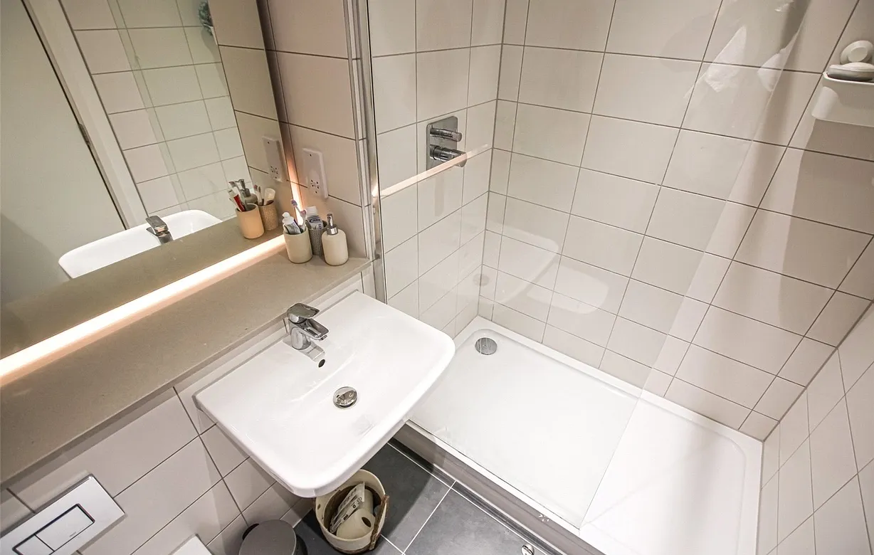 2 bedroom apartment to rent - Bentley Hurst