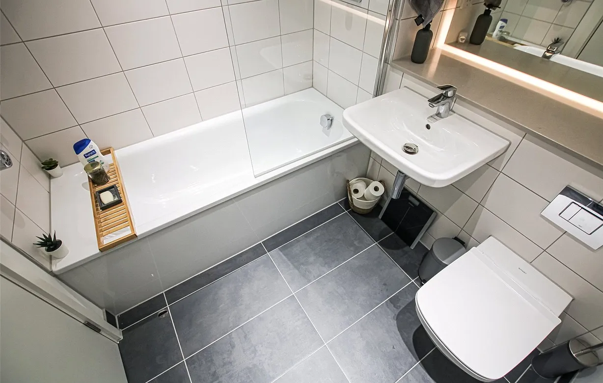 2 bedroom apartment to rent - Bentley Hurst