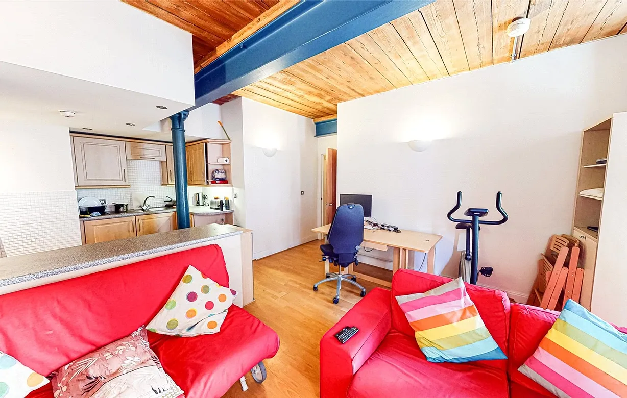 2 bedroom apartment to rent - Bentley Hurst