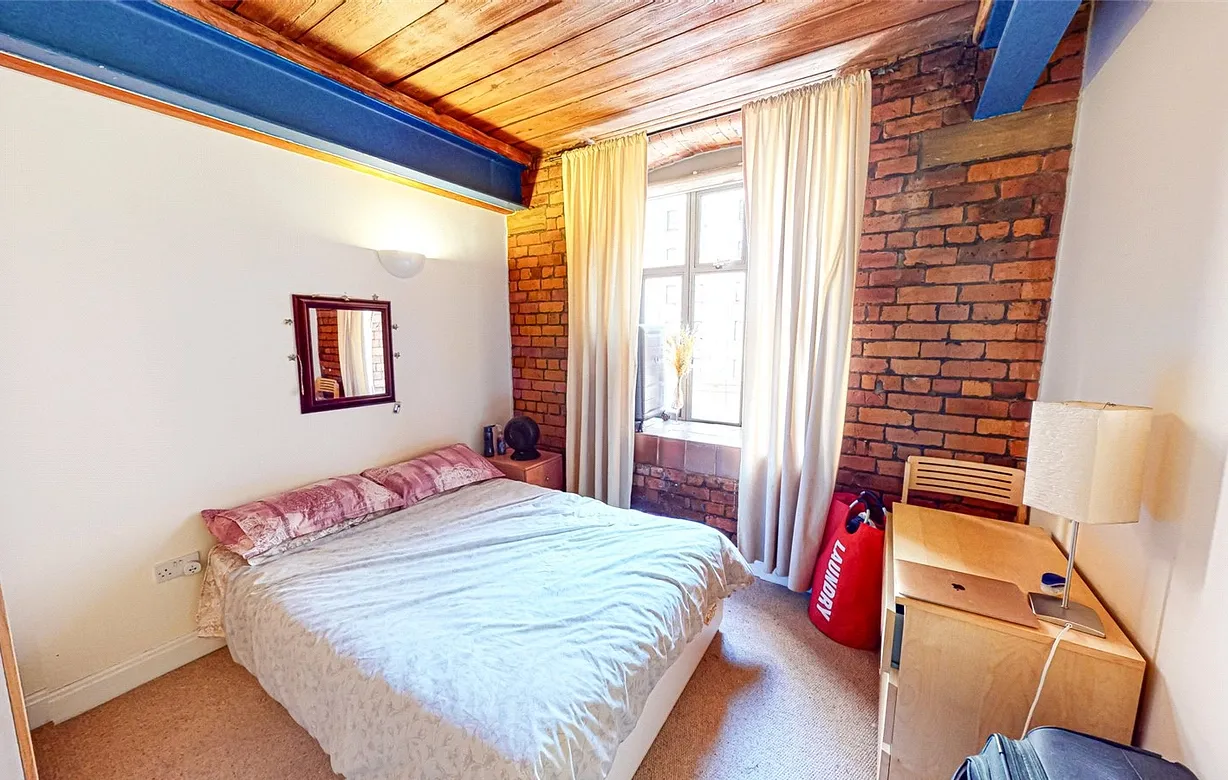 2 bedroom apartment to rent - Bentley Hurst