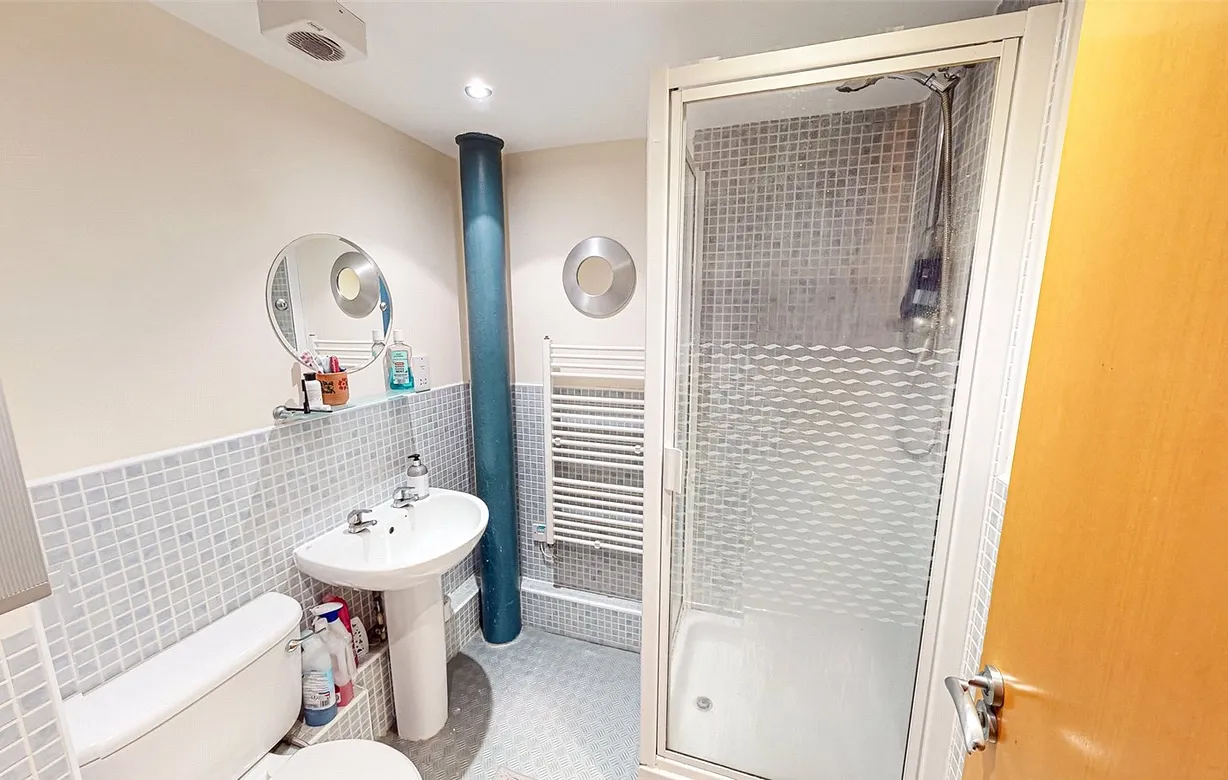 2 bedroom apartment to rent - Bentley Hurst