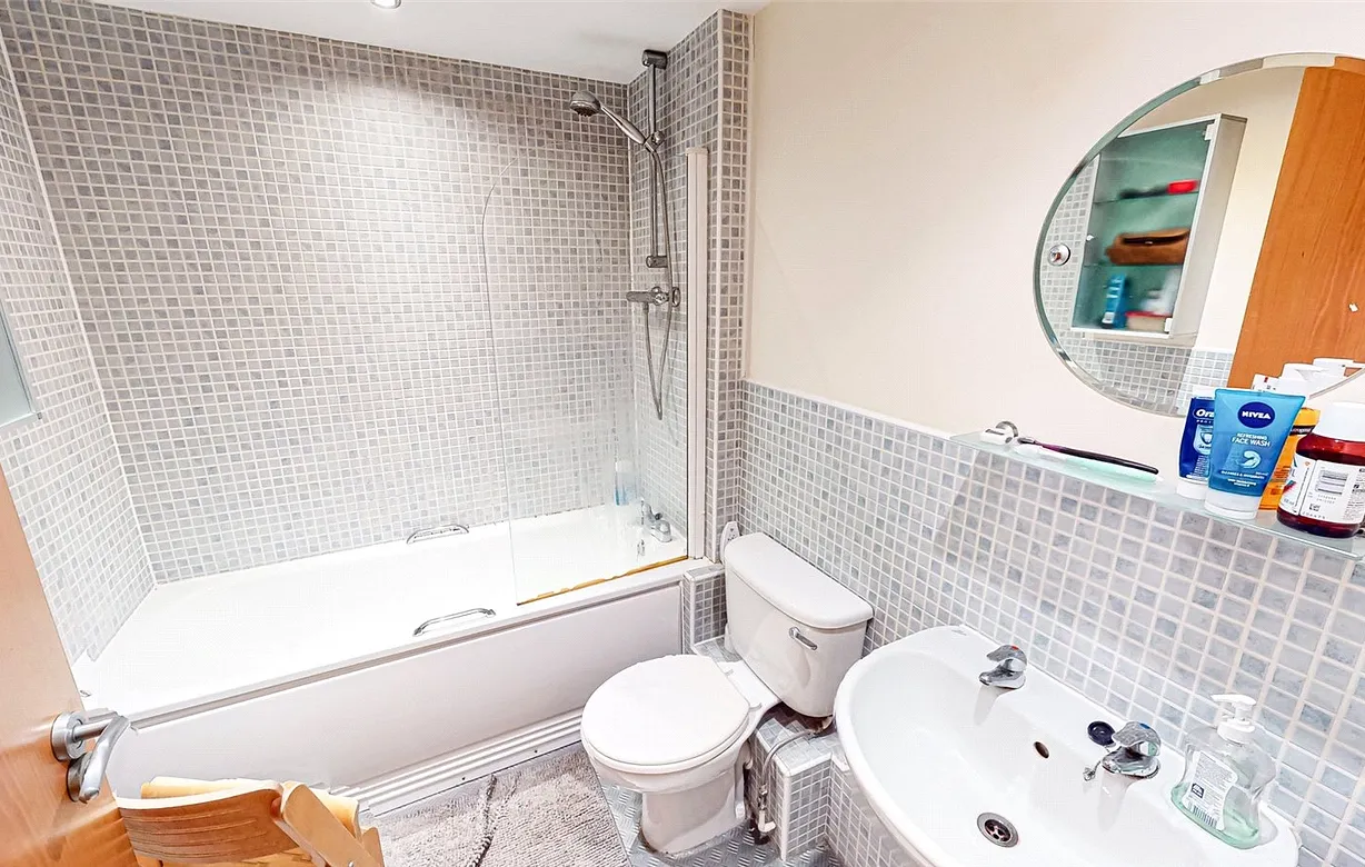 2 bedroom apartment to rent - Bentley Hurst