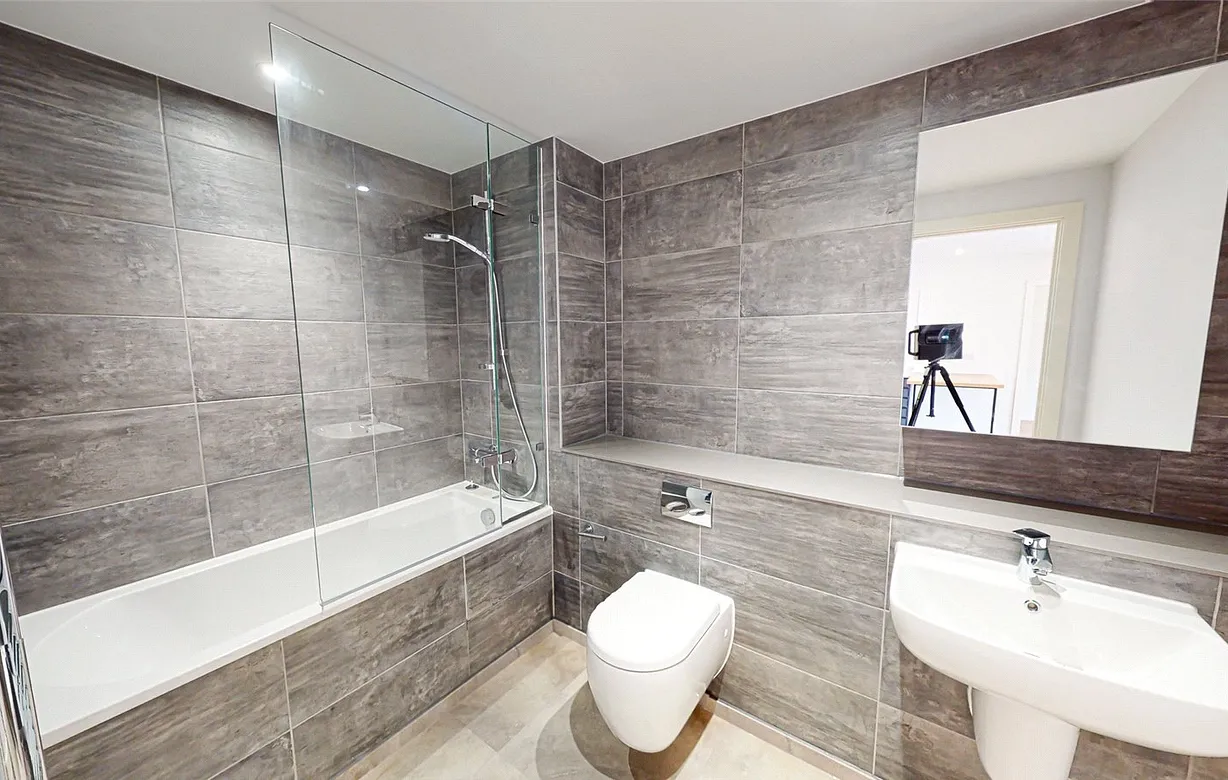 2 bedroom apartment to rent - Bentley Hurst