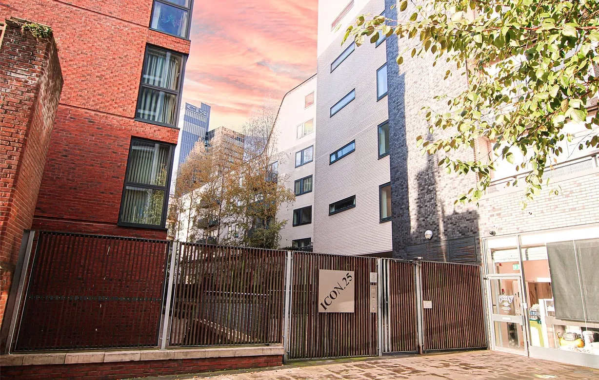 2 bedroom apartment to rent - Bentley Hurst