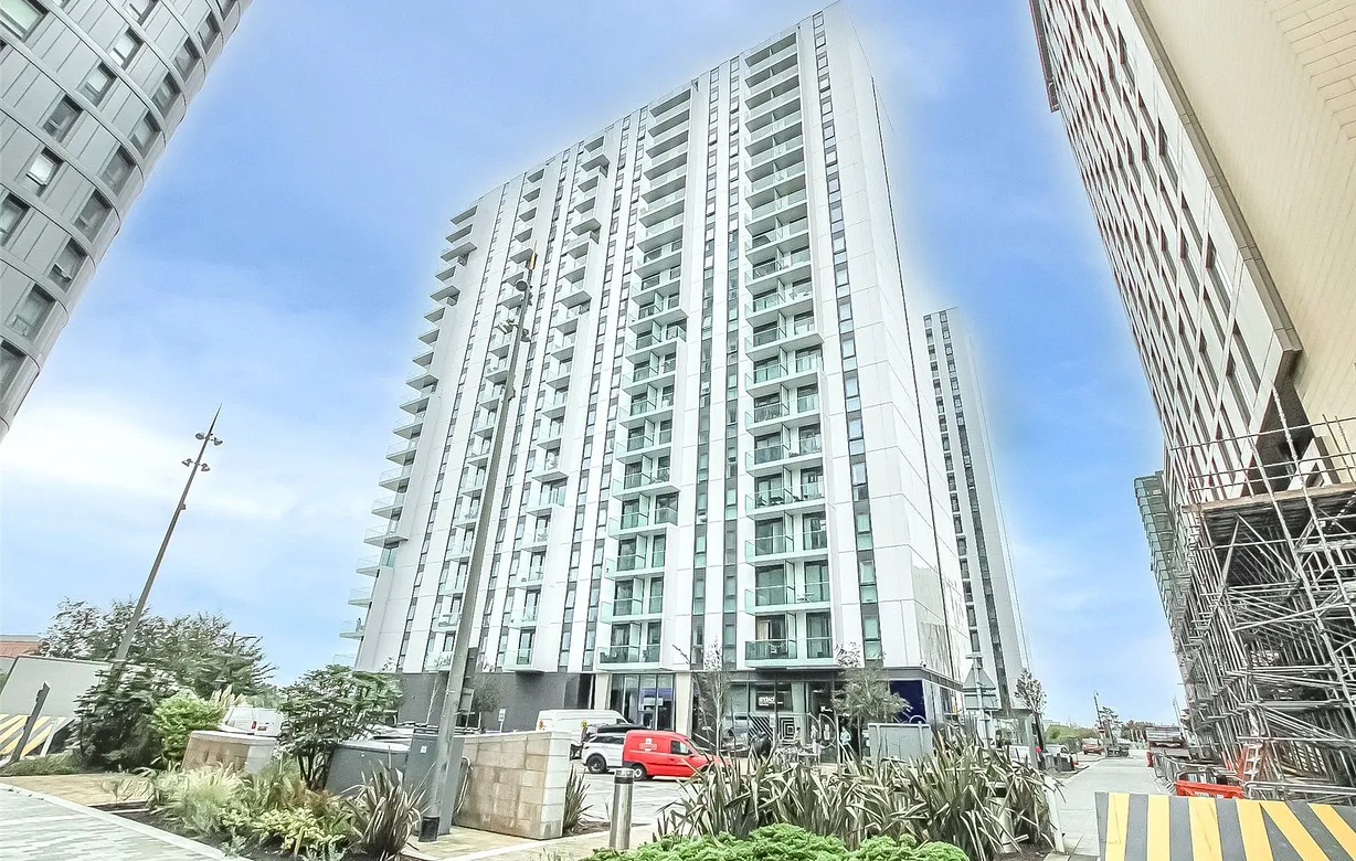 2 bedroom apartment to rent - Bentley Hurst