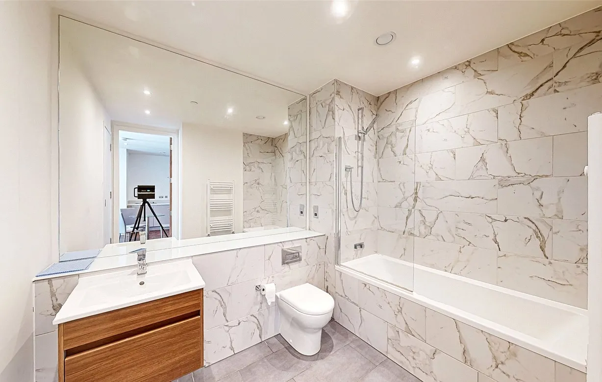 2 bedroom apartment to rent - Bentley Hurst