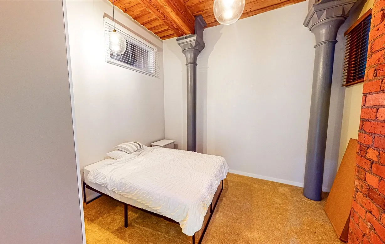 2 bedroom apartment to rent - Bentley Hurst