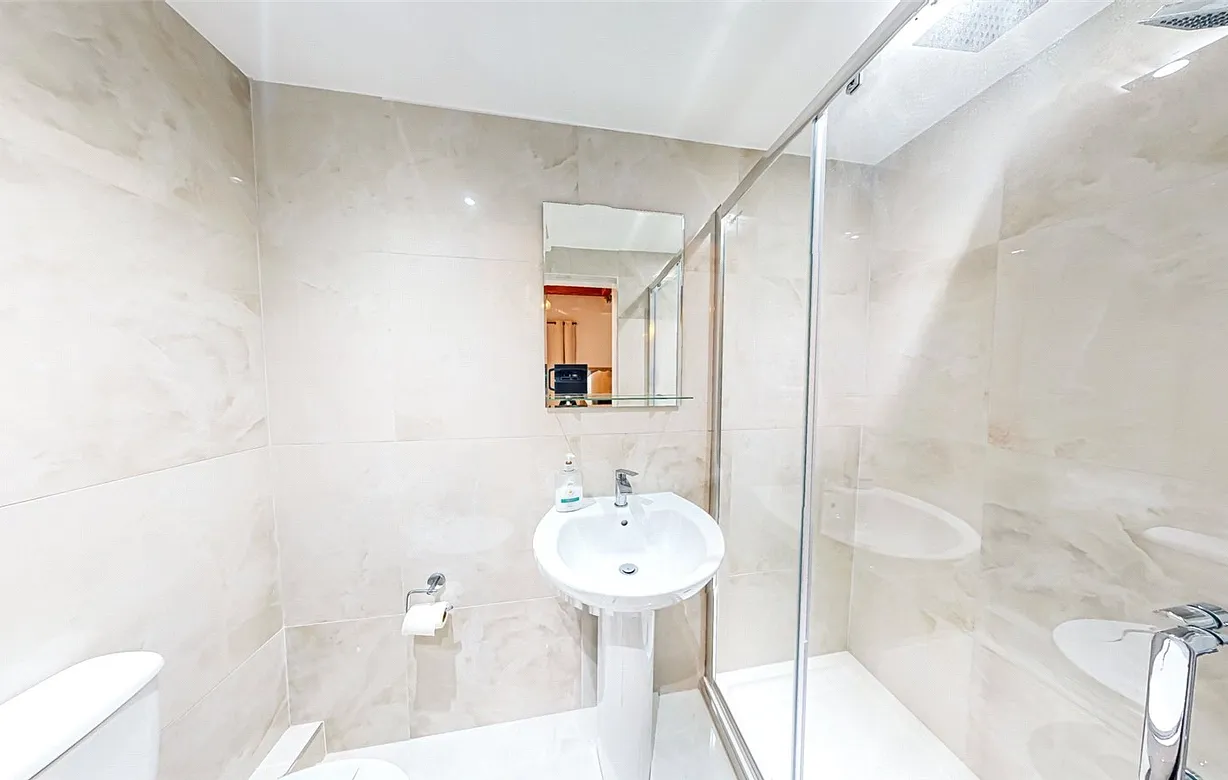 2 bedroom apartment to rent - Bentley Hurst