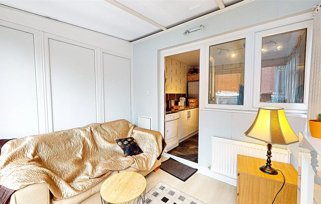 2 bedroom house for sale - Bentley Hurst