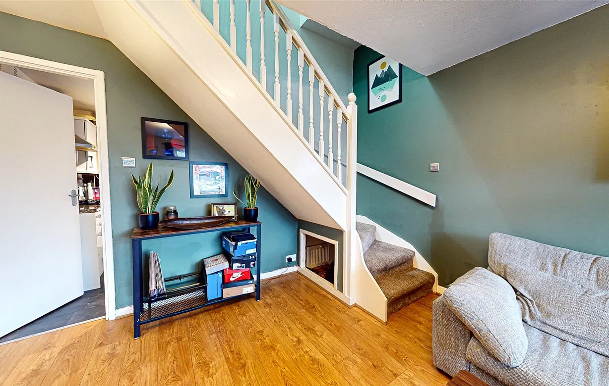 2 bedroom house for sale - Bentley Hurst