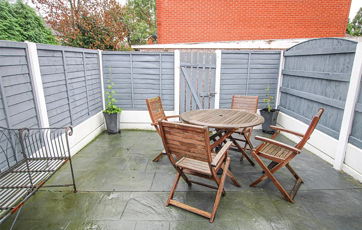 2 bedroom house for sale - Bentley Hurst