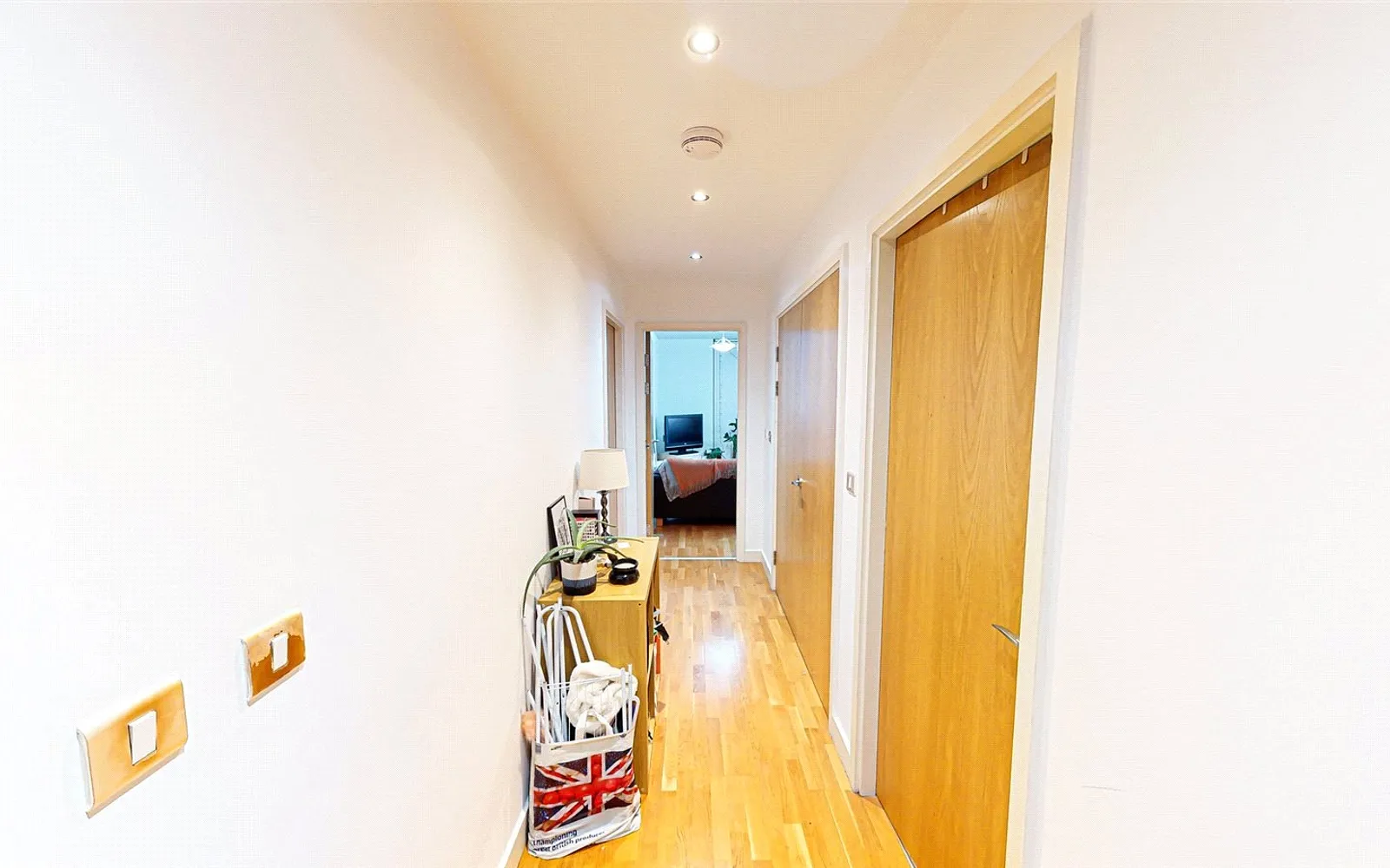 2 bedroom apartment to rent - Bentley Hurst