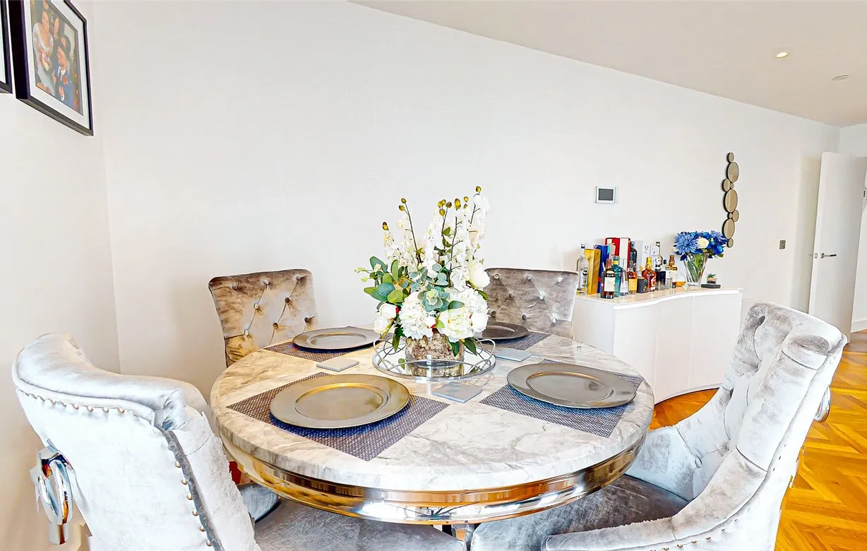 2 bedroom apartment for sale - Bentley Hurst