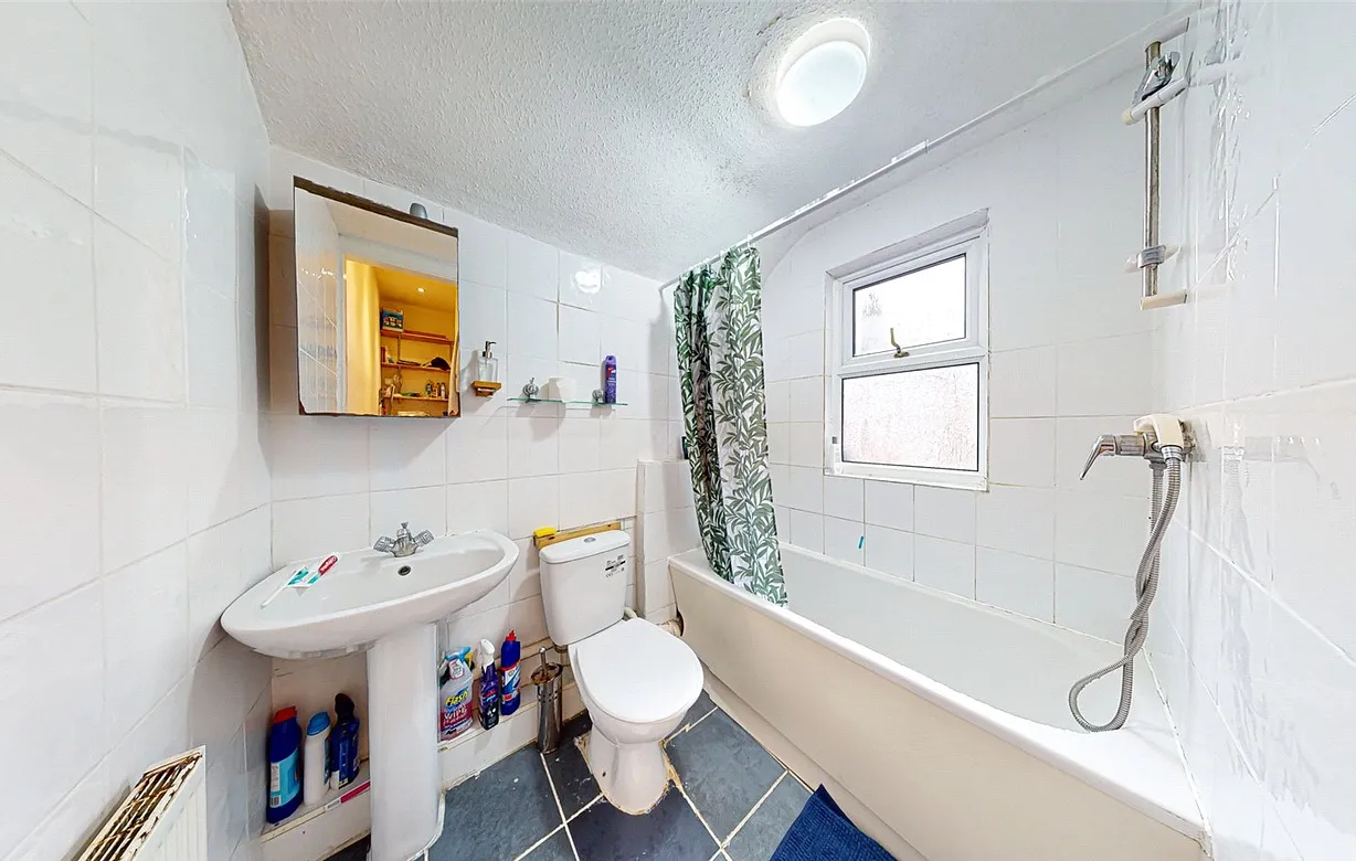 2 bedroom house for sale - Bentley Hurst