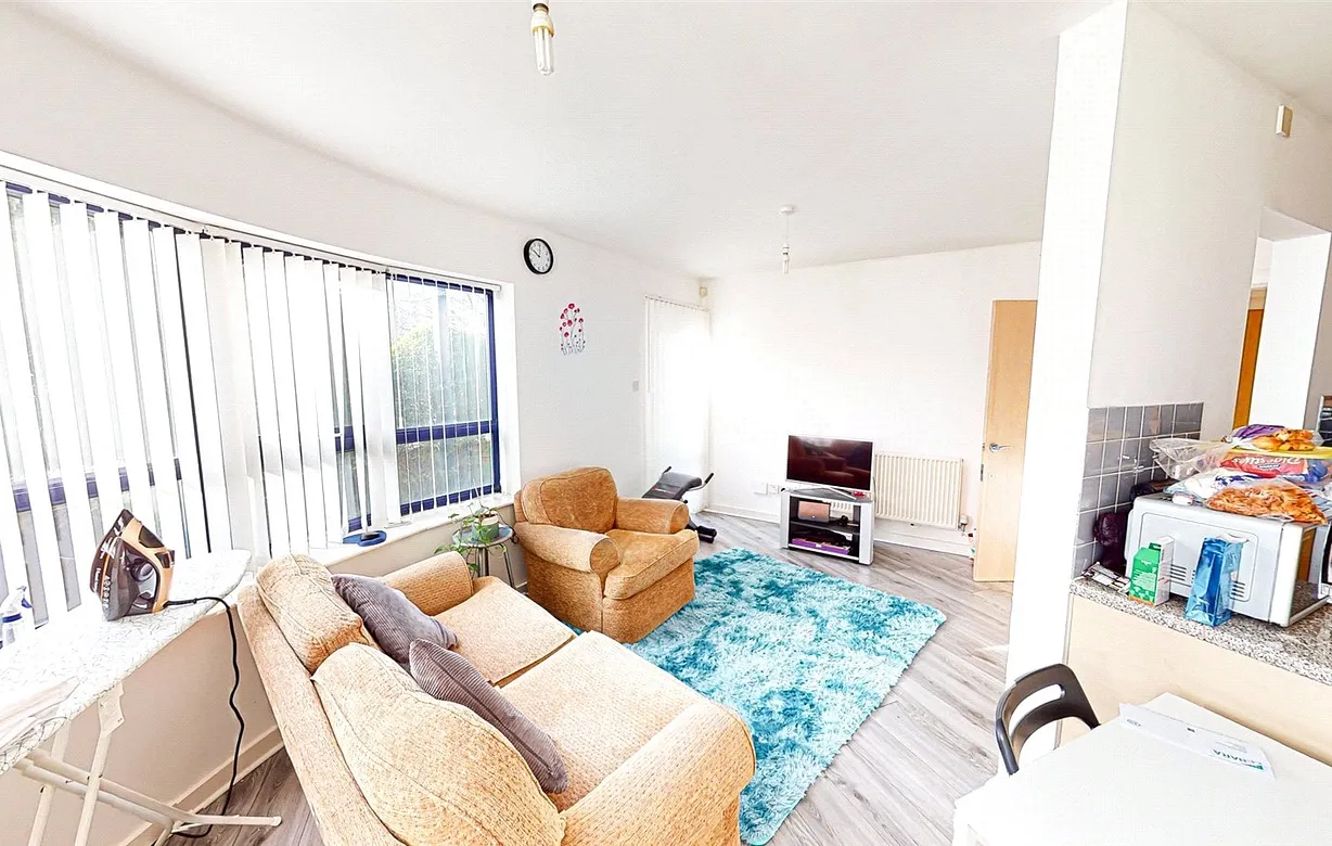 2 bedroom apartment to rent - Bentley Hurst