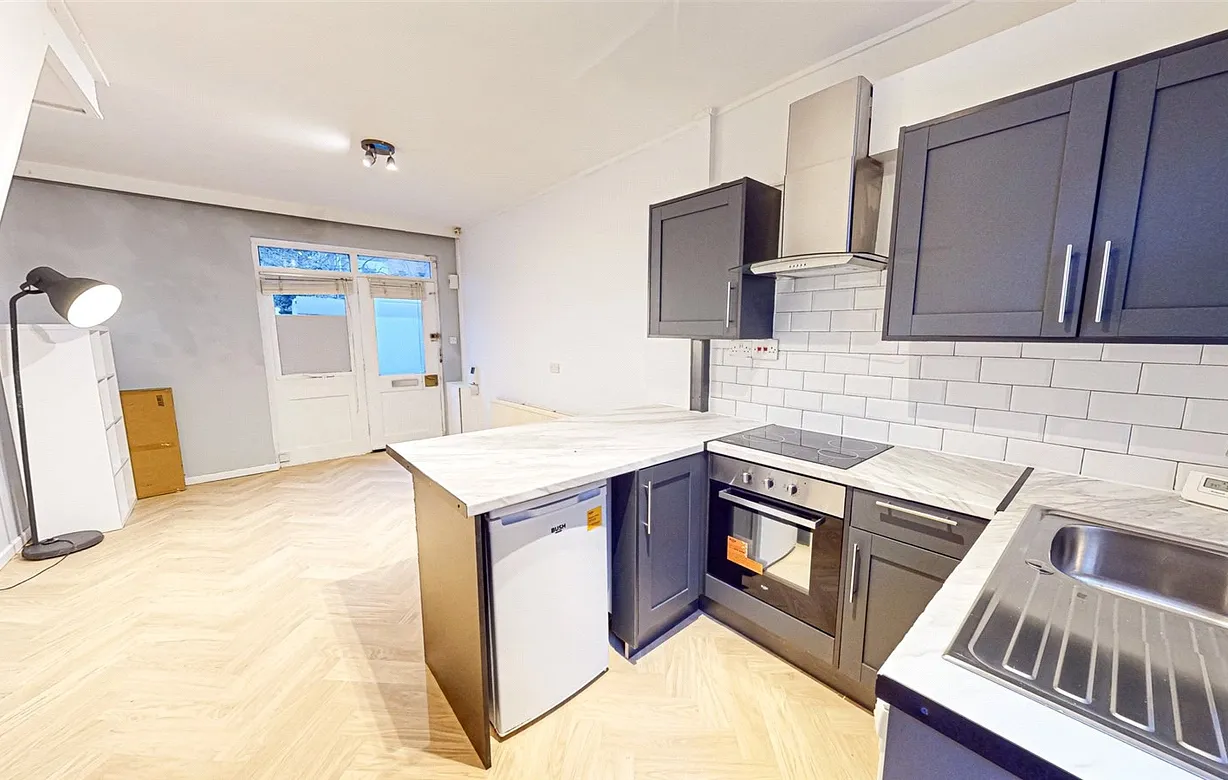 2 bedroom house to rent - Bentley Hurst