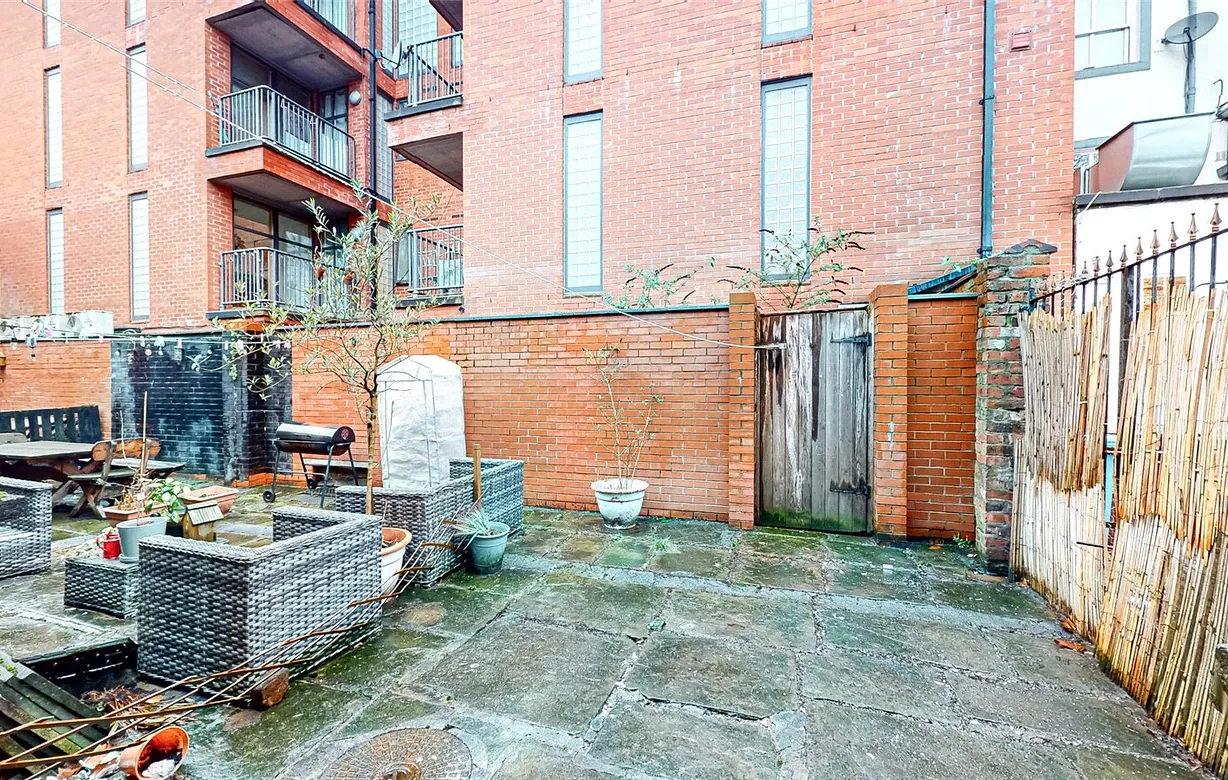 2 bedroom house to rent - Bentley Hurst