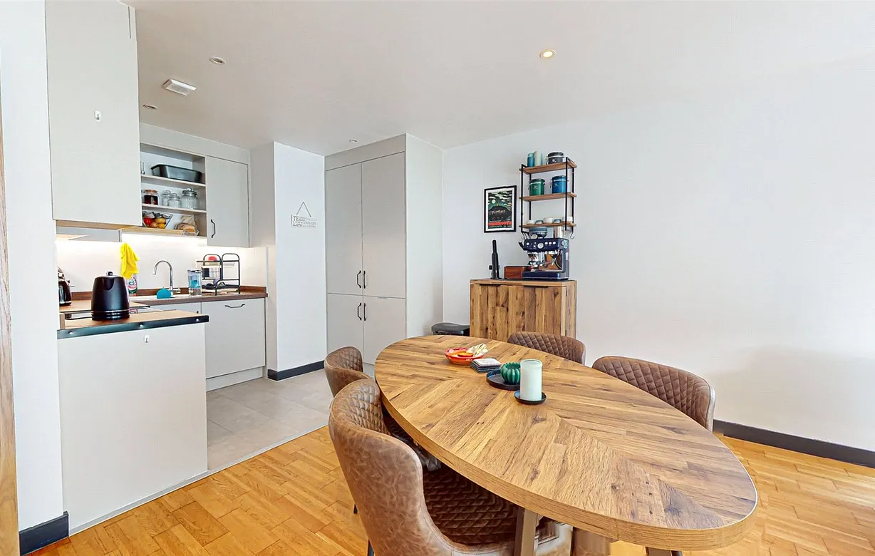 2 bedroom apartment for sale - Bentley Hurst