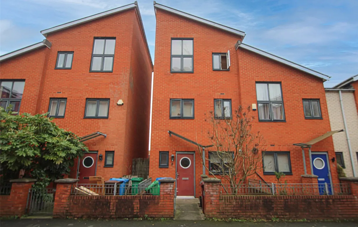 4 bedroom house for sale - Bentley Hurst