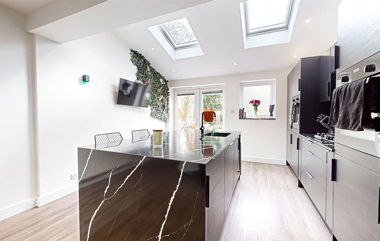 2 bedroom house for sale - Bentley Hurst