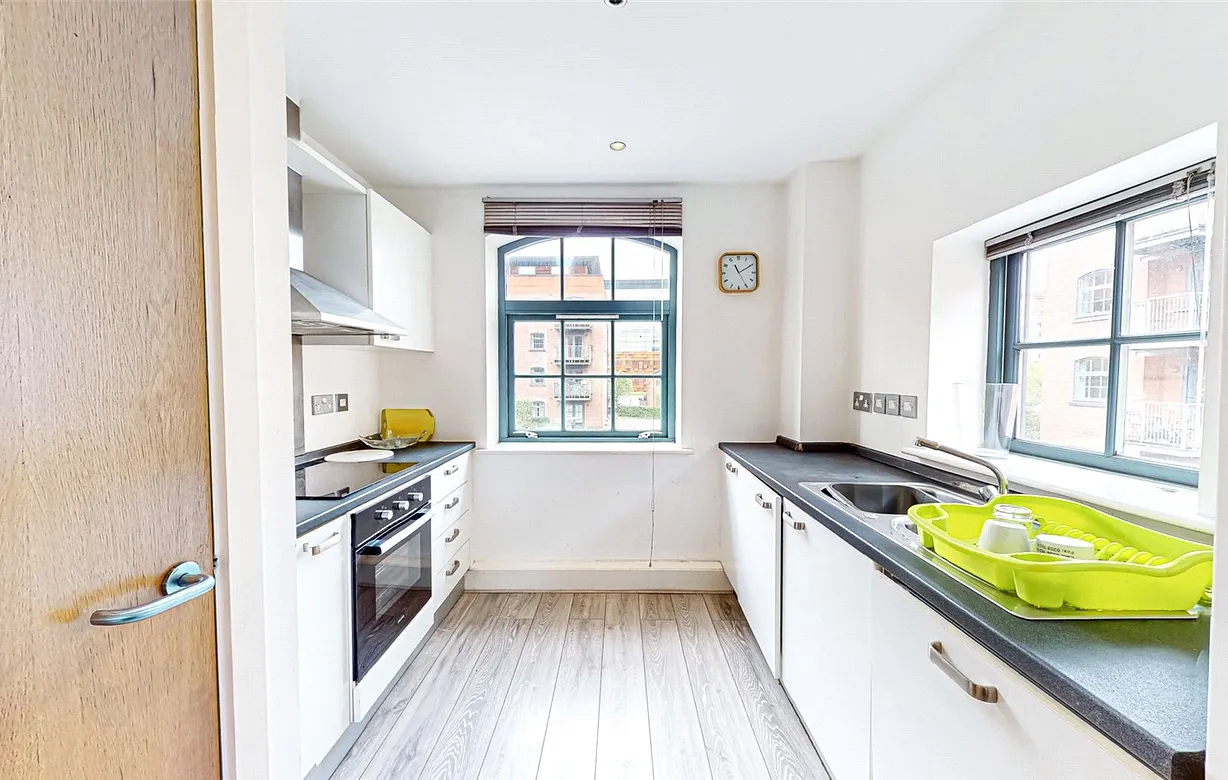 2 bedroom apartment to rent - Bentley Hurst