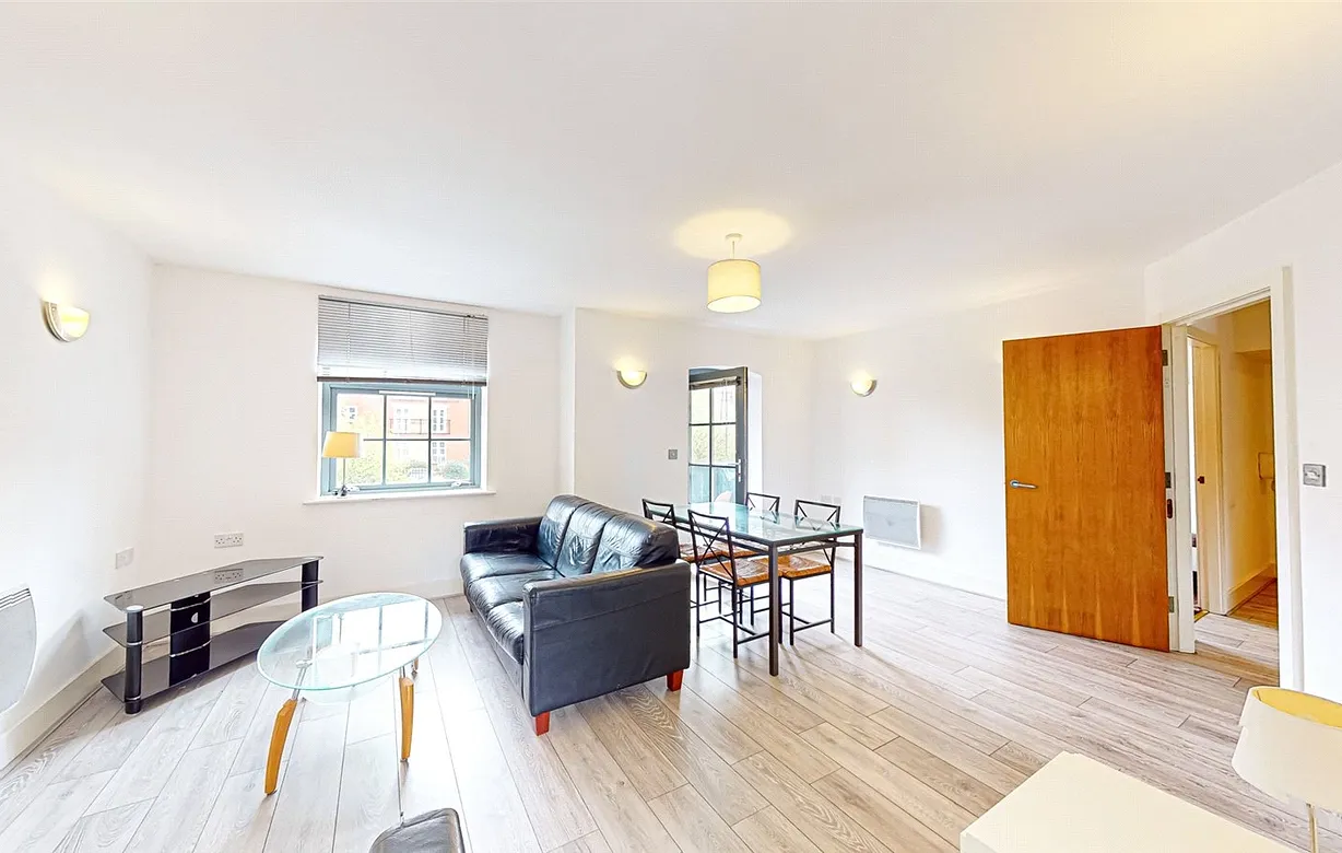 2 bedroom apartment to rent - Bentley Hurst
