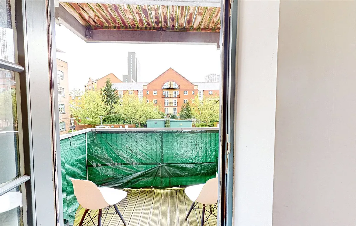 2 bedroom apartment to rent - Bentley Hurst