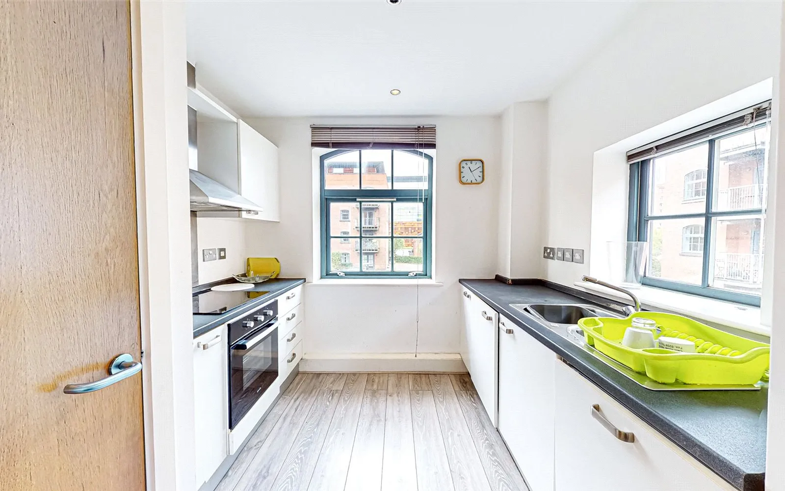 2 bedroom apartment to rent - Bentley Hurst