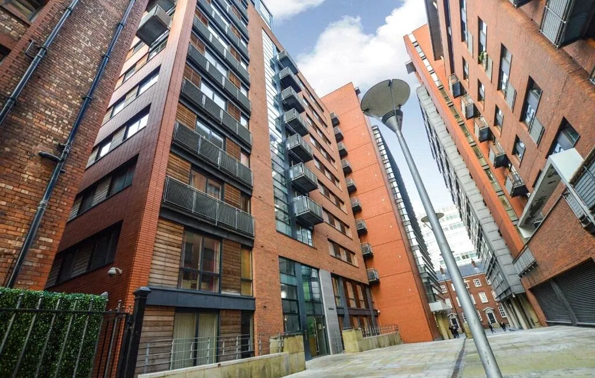 2 bedroom apartment to rent - Bentley Hurst