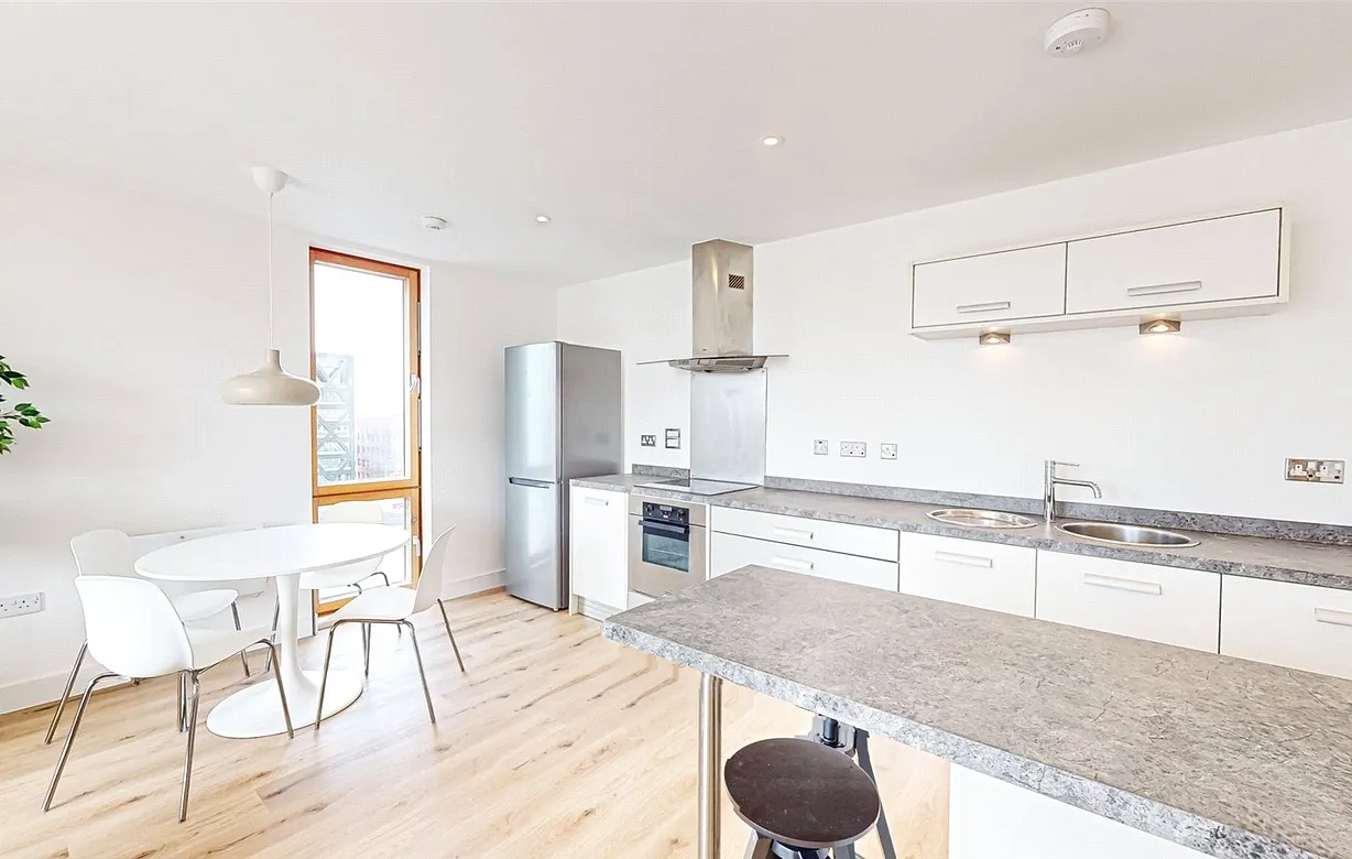 2 bedroom apartment to rent - Bentley Hurst