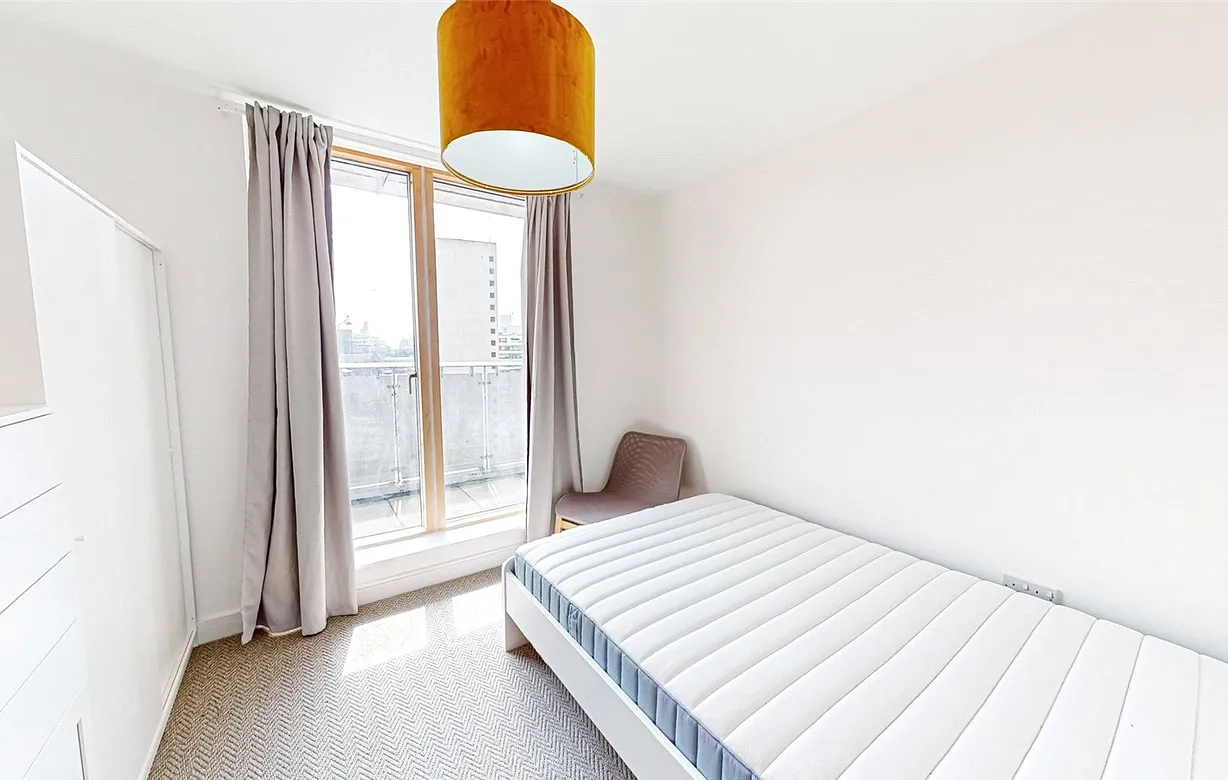 2 bedroom apartment to rent - Bentley Hurst