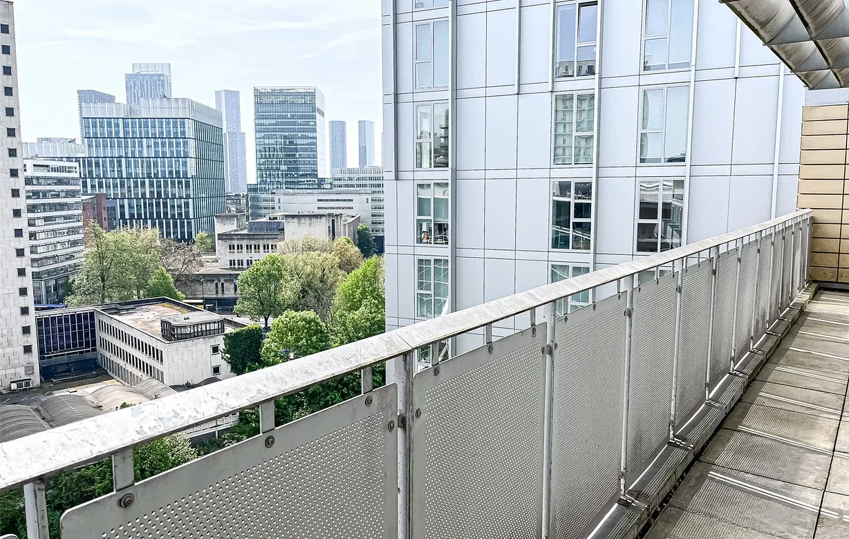 2 bedroom apartment to rent - Bentley Hurst