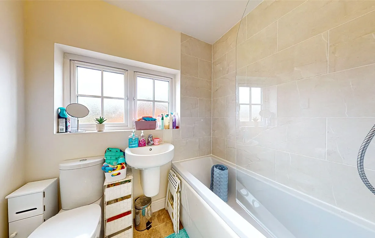 4 bedroom Property for sale - Bentley Hurst