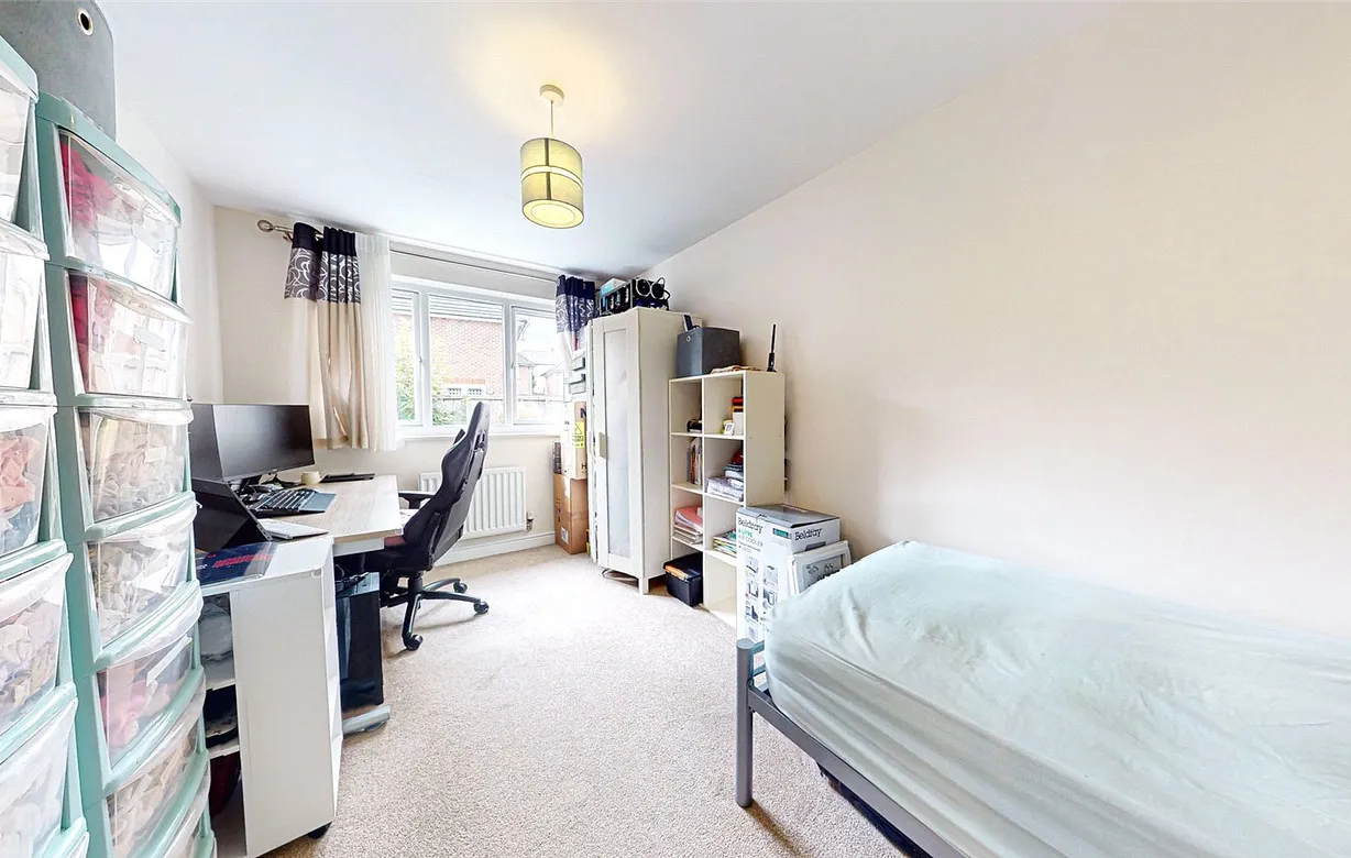 4 bedroom Property for sale - Bentley Hurst