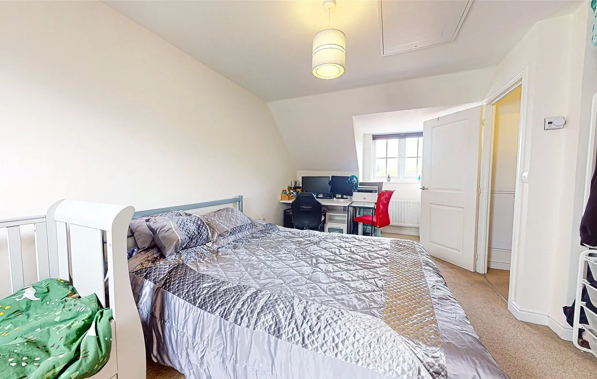 4 bedroom Property for sale - Bentley Hurst