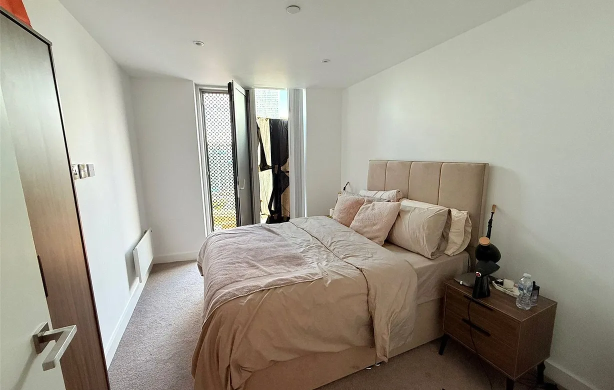 2 bedroom apartment to rent - Bentley Hurst