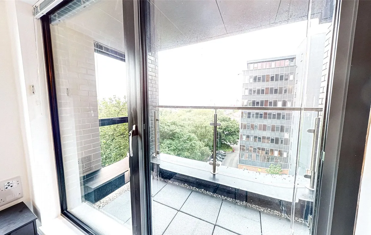 2 bedroom apartment to rent - Bentley Hurst