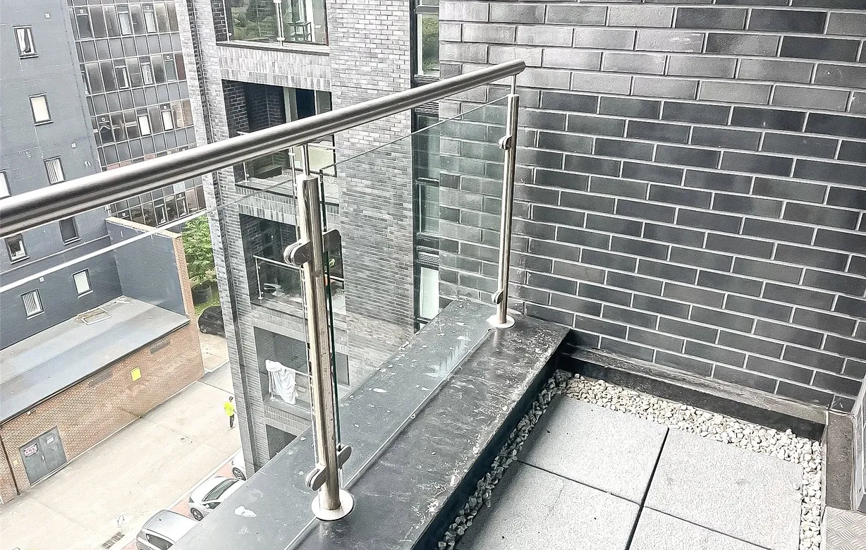 2 bedroom apartment to rent - Bentley Hurst