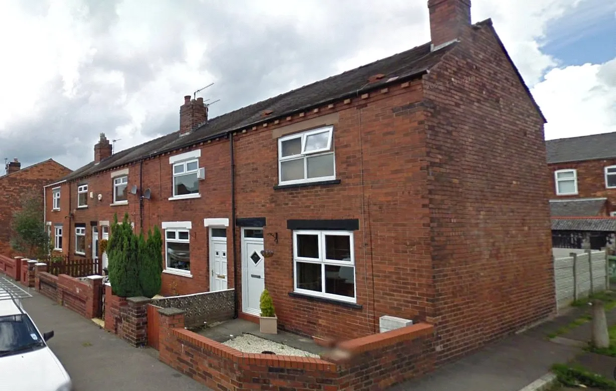2 bedroom Property to rent - Bentley Hurst