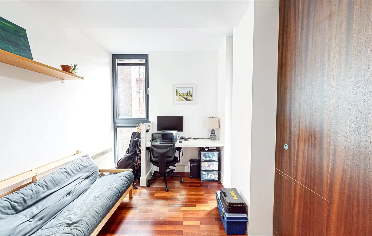 2 bedroom apartment to rent - Bentley Hurst
