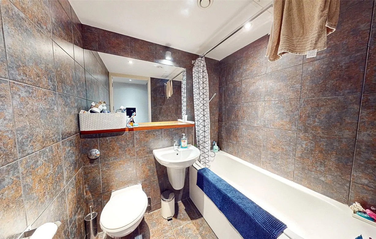 2 bedroom apartment to rent - Bentley Hurst