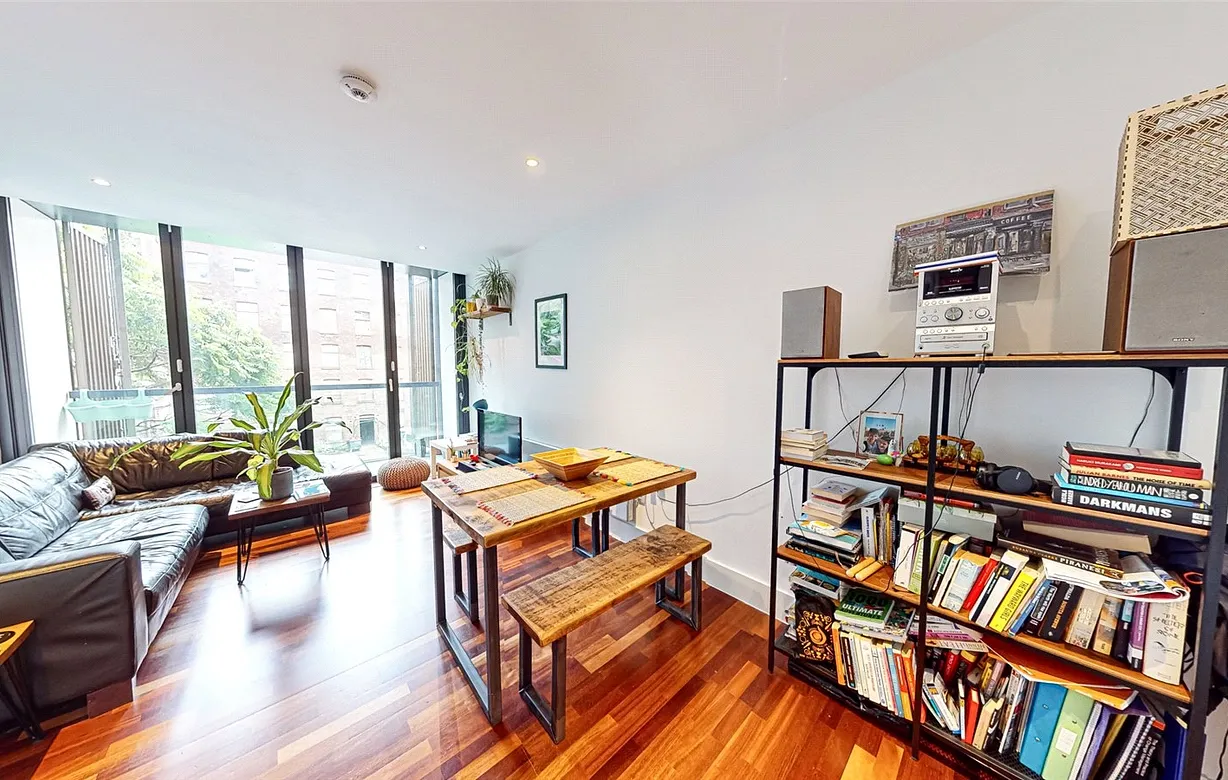 2 bedroom apartment to rent - Bentley Hurst