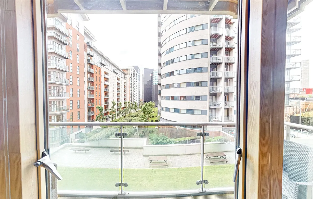 2 bedroom apartment to rent - Bentley Hurst